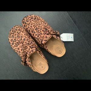 Leopard print slide on shoes!